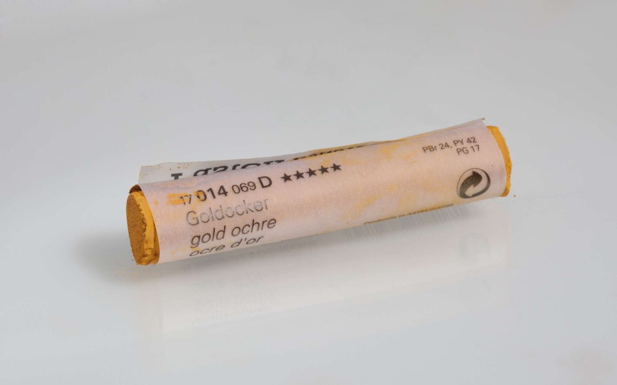 RS2916_17014069-lpr.jpg Schmincke Soft Pastel Gold Ochre (D) - Image 1